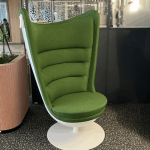 Fauteuil enveloppant